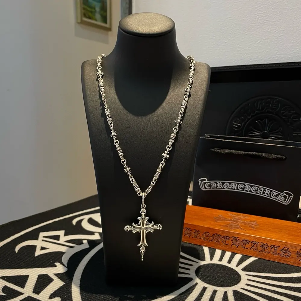 Chrome Hearts Classic Retro Multi-element Cross Flower Necklace Cross Skull Pendant