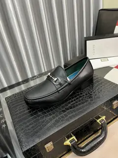 Gucci casual leather shoes (Italy imported top quality original cowhide + leather lining)