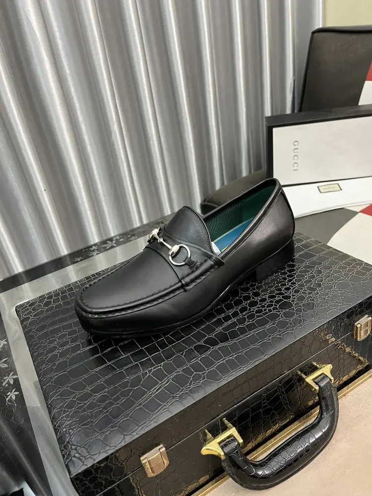 Gucci casual leather shoes (Italy imported top quality original cowhide + leather lining)