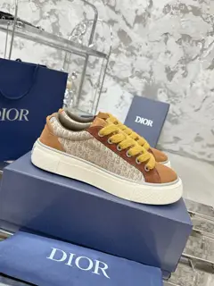 Designer shoe — 326C3F