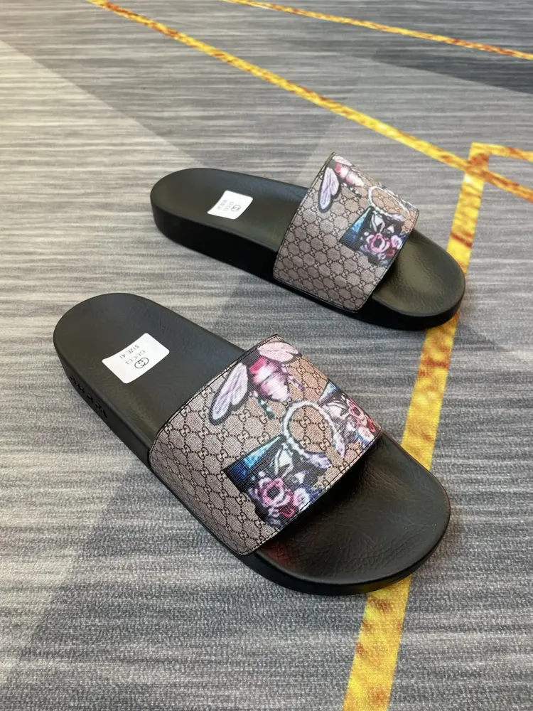 Gucci couple flip flops