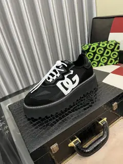 Dolce & Gabbana couple casual shoes 2024z cabinet simultaneous sale The upper