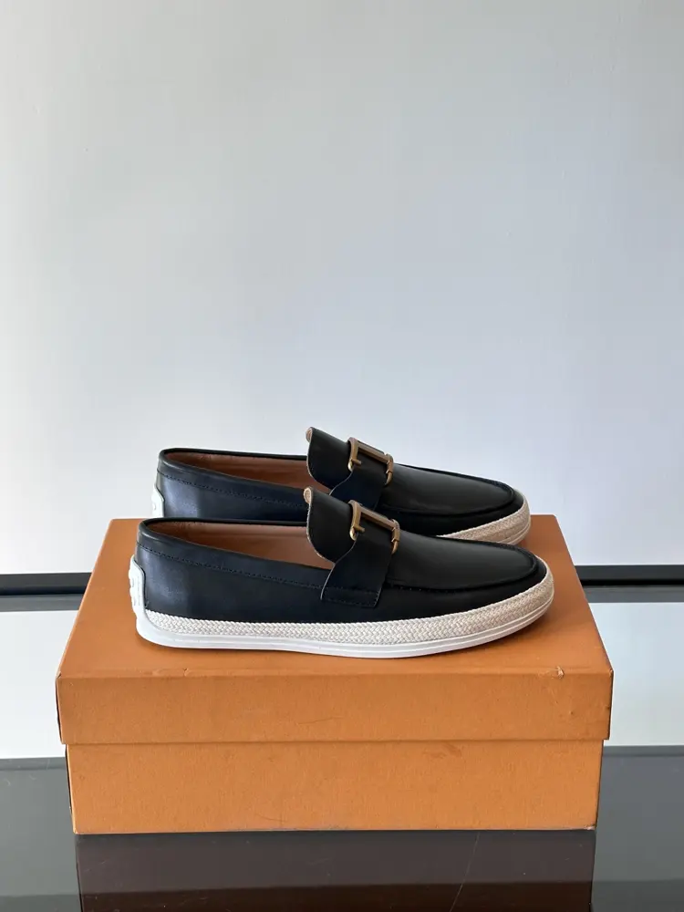 Tod’s Tod’s Men’s Loafers This loafer