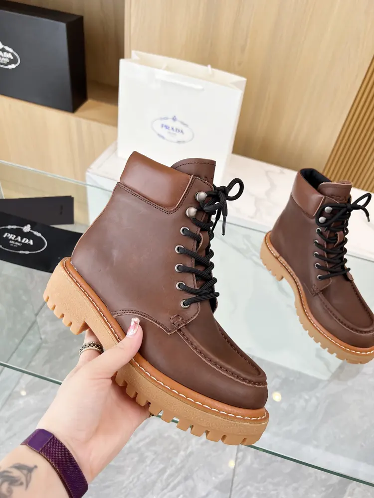 PRADA New Prada 2024 Fall/Winter catwalk boots. Original Taikoo Hui purchase