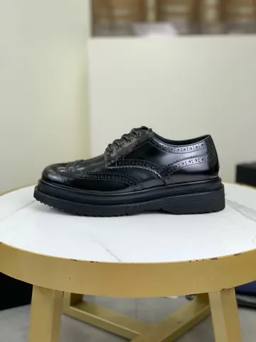 Prada business casual leather shoes