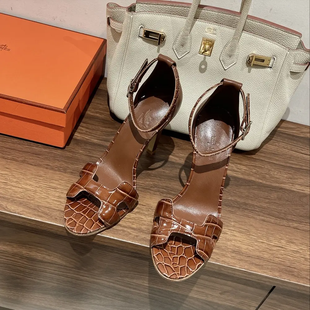 Hermès『 Crocodile Leather Size Grain』 New Colors 7cm9cm.10.5cm Heels