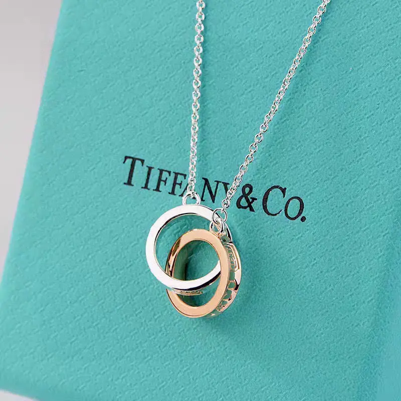 The latest Tiffany & Co. (1837 double ring) necklace and bracelet Synchronize with the
