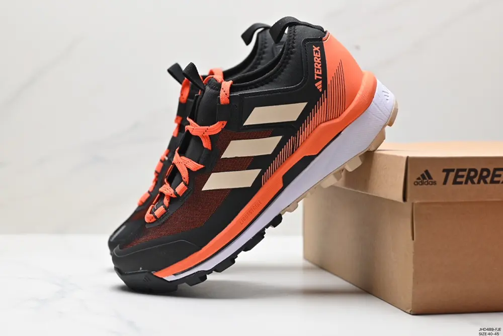 Adidas Terrex Skychaser Tech Men’s Classic Outdoor Hiking and Mountaineering Cushioning