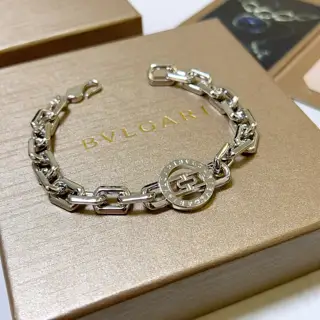 Bvlgari DIVAS’ DREAM series is in perfect condition and has invincible details. The unique