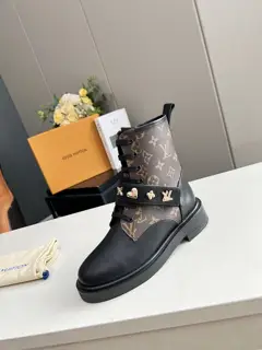 Louis Vuitton shoes and boots. The upper is carved with hollow patterns