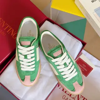 Valentino UPVILLAGE series rivet couple casual sneakers