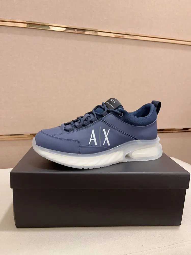 Armani casual shoes upper Italian imported cowhide. Fully imported mesh lining + leather