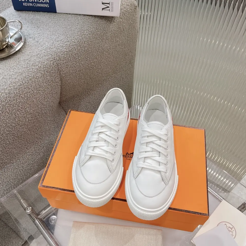 Hermès latest casual white shoes