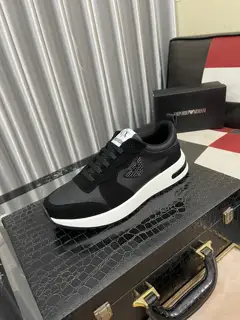 Armani new casual shoes are on sale. Upper cowhide + leather lining