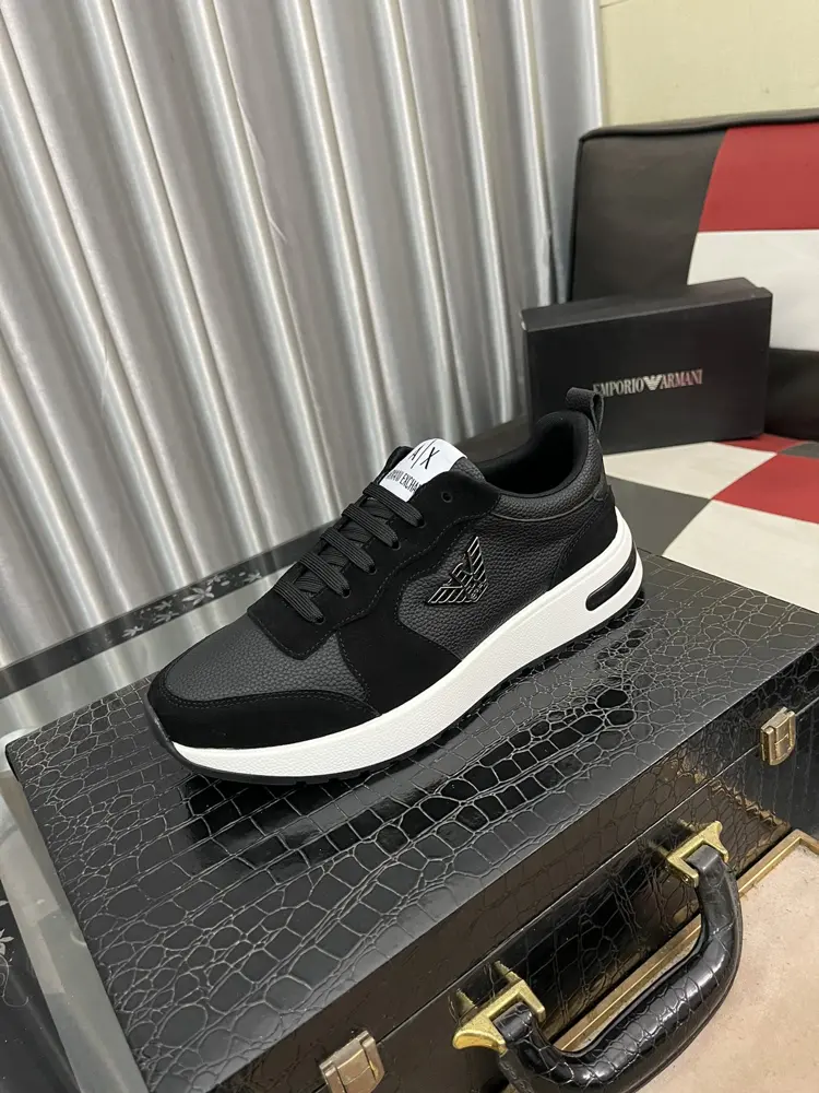 Armani new casual shoes are on sale. Upper cowhide + leather lining