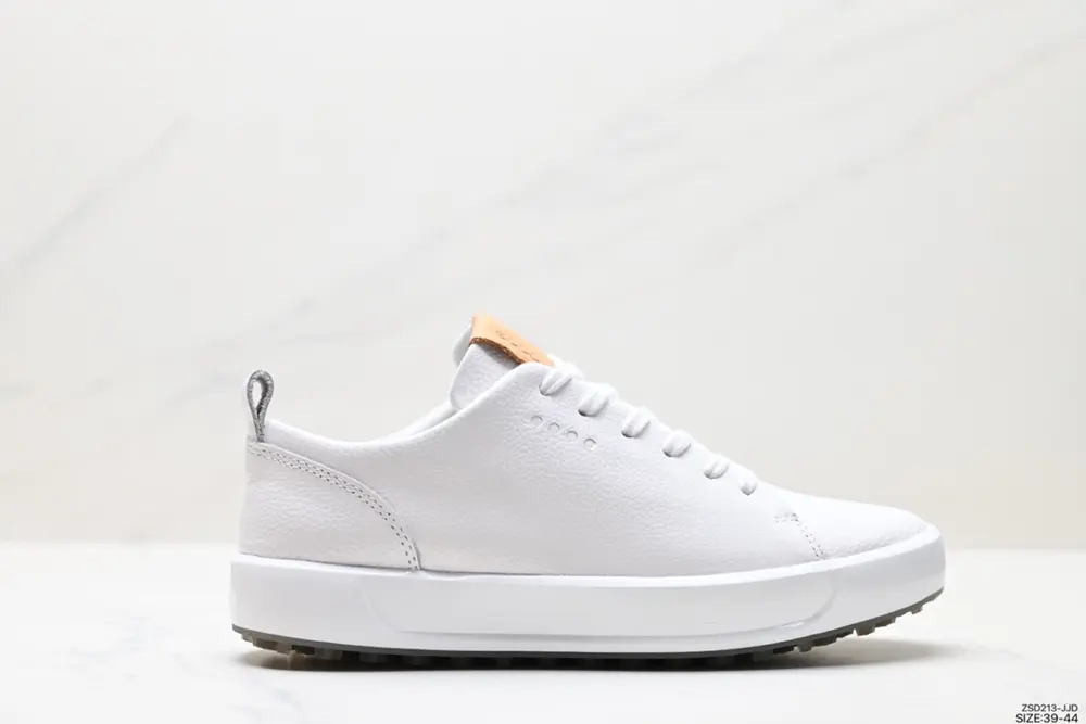 Ecco A fusion of classic and modern craftsmanship quality Selected calfskin fabric