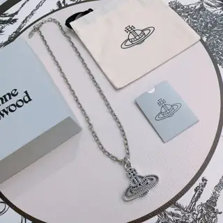 Vivienne Westwood Classic Large Saturn Necklace