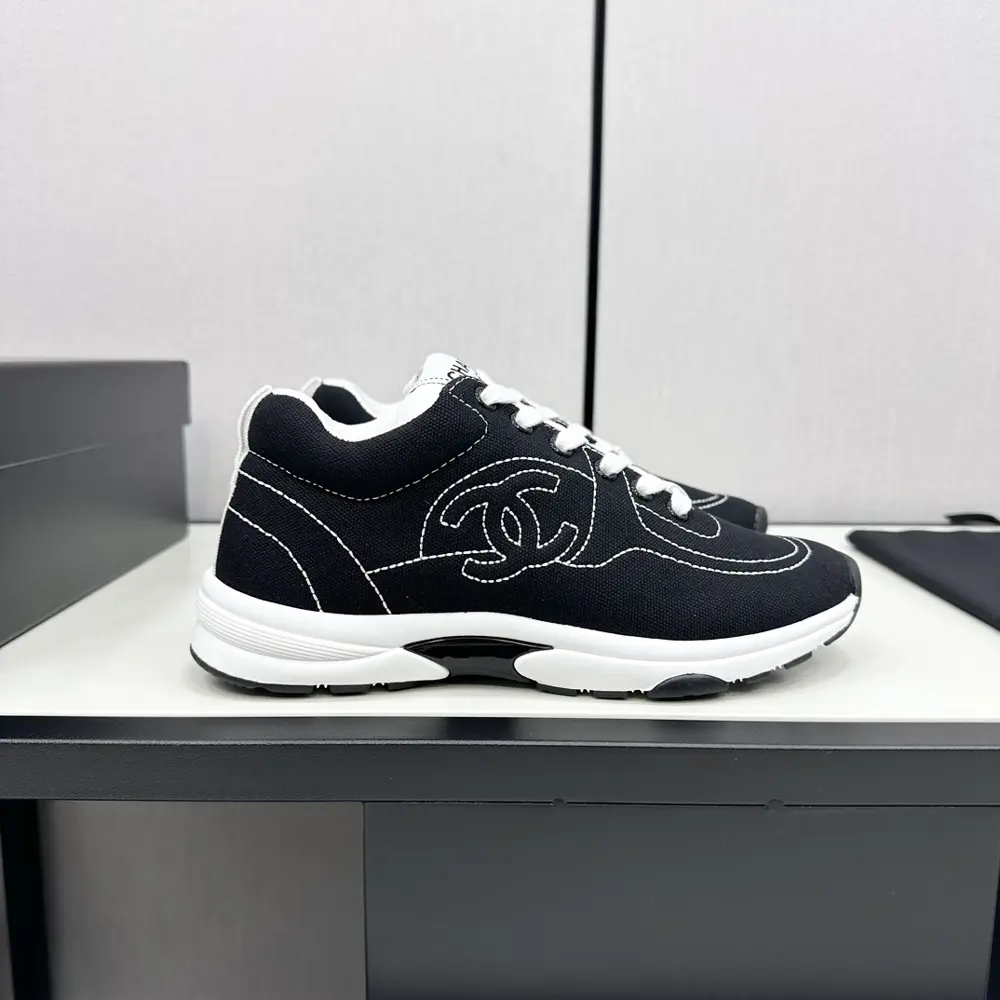 Chanel full leather panda color white shoes casual sports shoes skateboard shoes