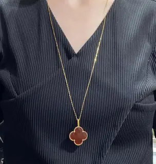 Van Cleef & Arpels High-end Mother-of-Pearl Large Four-Leaf Clover Necklace