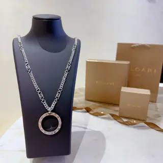 Bvlgari DIVAS’ DREAM series is in perfect condition and has invincible details. The unique
