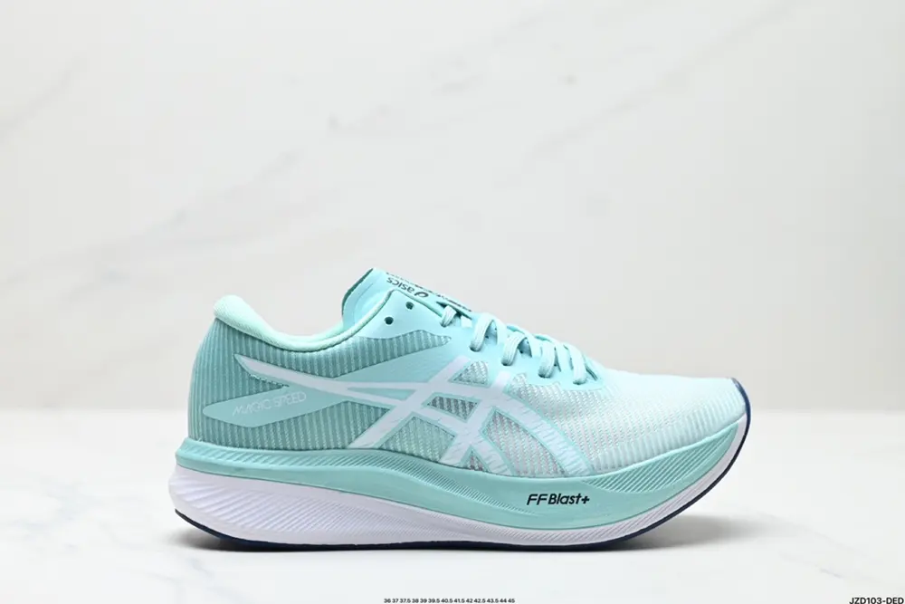 Asics MAGIC SPEED 3 stable running shoes have a double-layer jacquard mesh design on the 1011B703-400