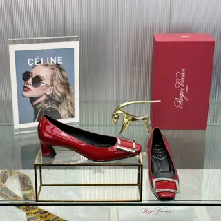 Roger Vivier classic Trompette series square buckle square toe flat shoes