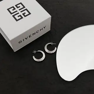 Givenchy hot stud earrings