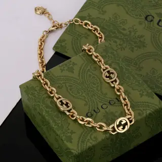 Gucci retro distressed necklaces Choose a few pieces of jewelry to embellish your beauty. I