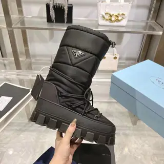Women’s shoes Sports original latest PRADA: The novel and chic soft sheepskin tongue is