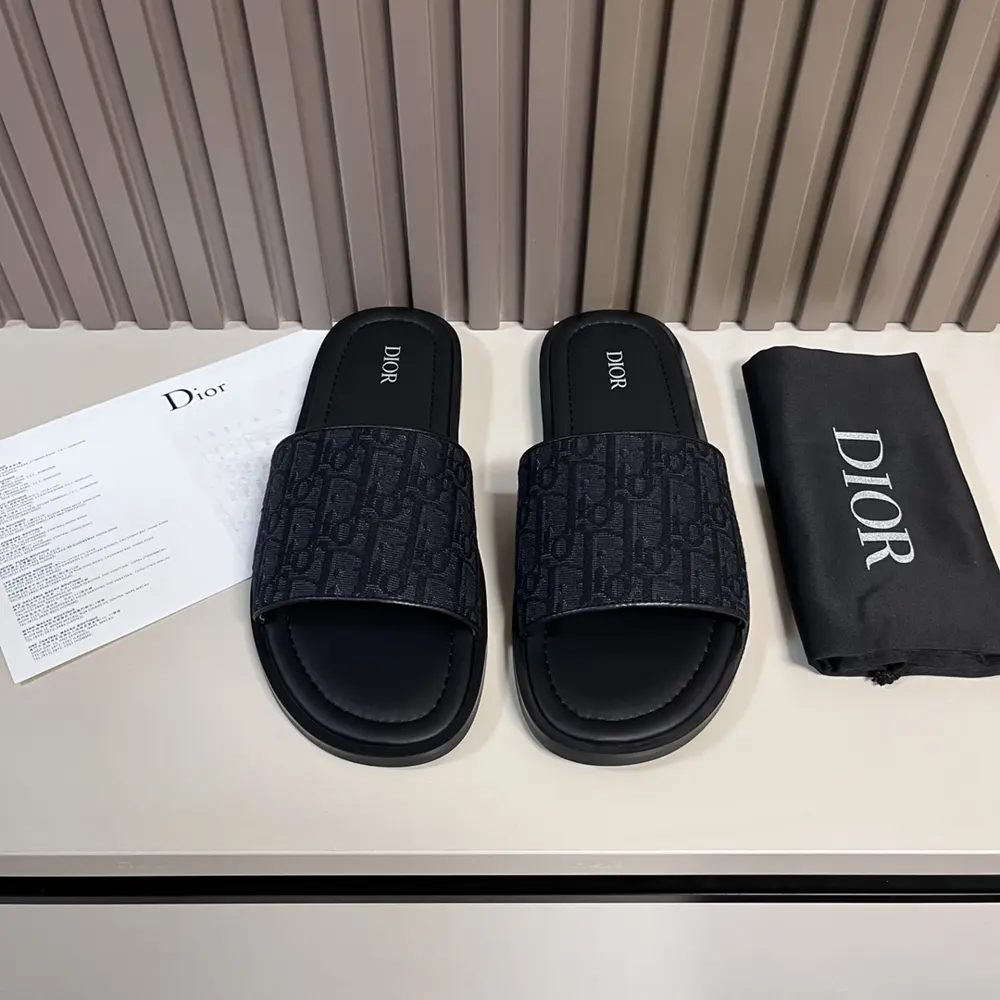 Dior Aqua sandals are elegant yet casual. The cross-strap design is reinterpreted in Dior