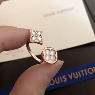 Louis Vuitton Double Flower White Shell Open Ring