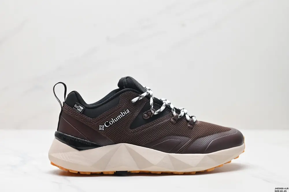 New autumn and winter Columbia men’s outdoor waterproof sports hiking shoes. The entire