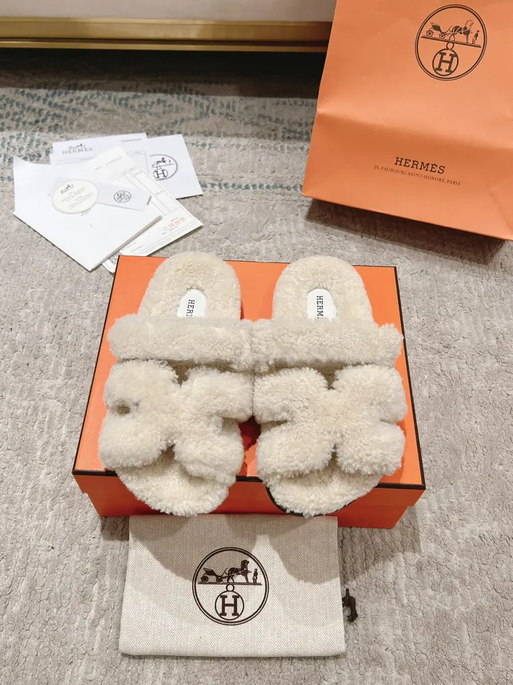 Hermès fur and leather curly fur Shoes