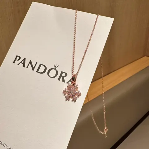 Pandora rose gold shiny snowflake necklace set