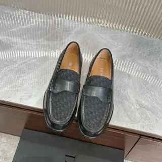 Dior Timeless loafers embody classic elegance. Elegant appearance with slender silhouette