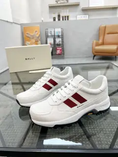 BALLY sports shoes are in classic colors