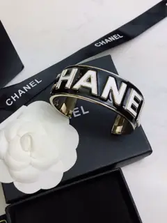 Chanel bracelet oil drop square hollow design