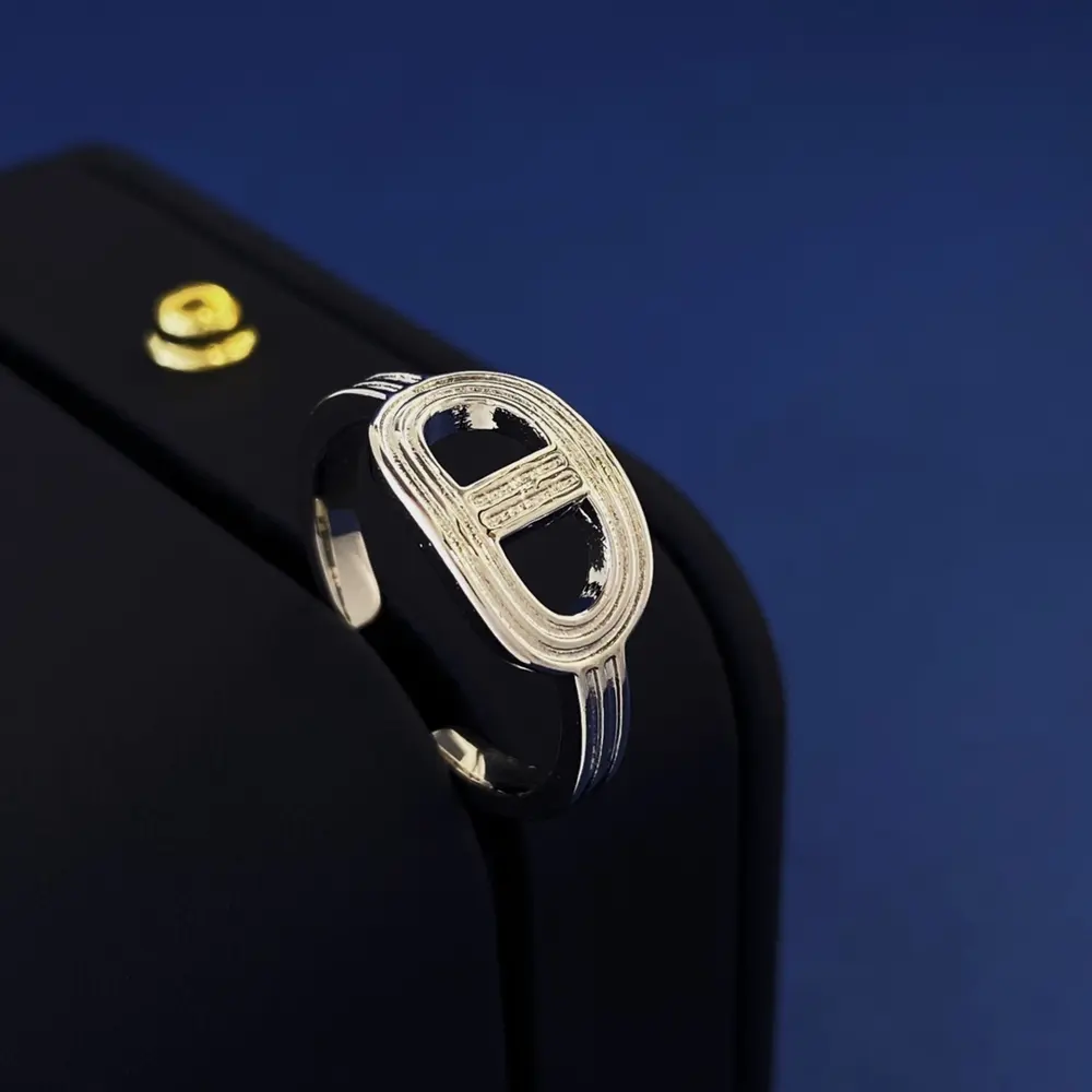 Hermès Classic Pig Nose Element Japanese Ring A very attractive ring A favorite of young