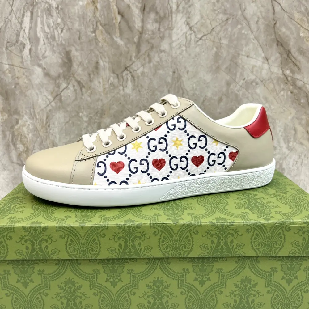 Gucci casual sneakers lace-up white shoes