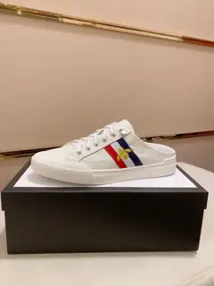 Gucci half-slip counters are on sale at the same time