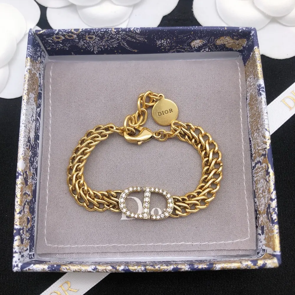 DIOR retro letter bracelet The same brass material as the counter