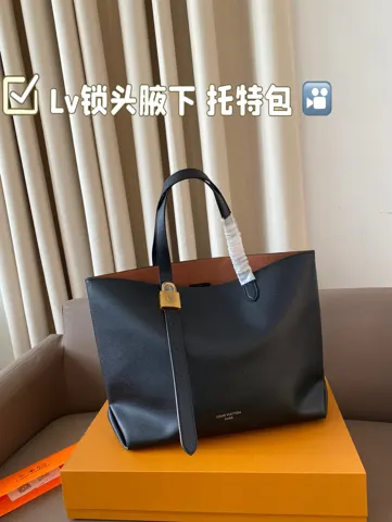 Louis Vuitton Tote