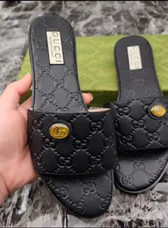 Gucci slippers