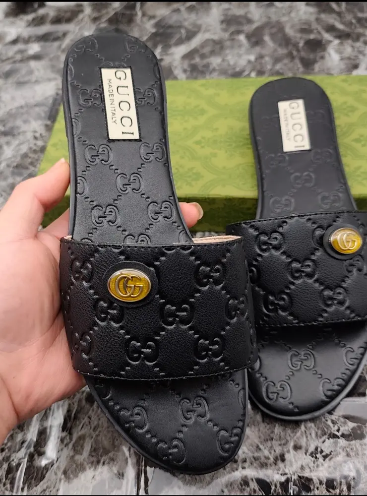 Gucci slippers