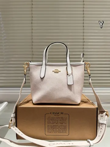 COACH Tote