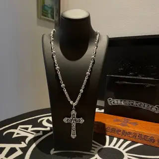 Chrome Hearts Classic Retro Multi-element Cross Flower Ball Necklace Cross Flower Pendant