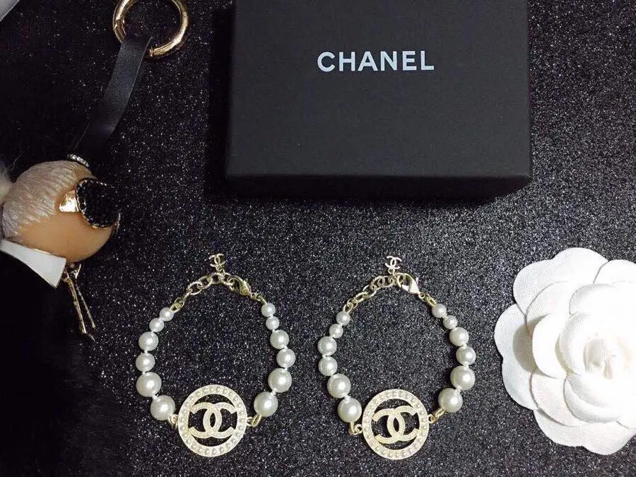 Chanel pearl bracelet