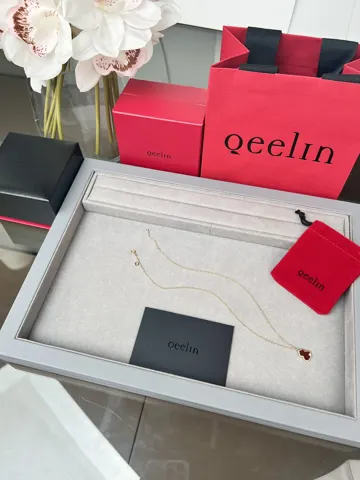 Qeelin Kirin Red Agate Single Diamond Necklace
