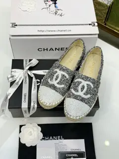 Chanel Fisherman’s Shoes Top Edition The inner lining and foot pads