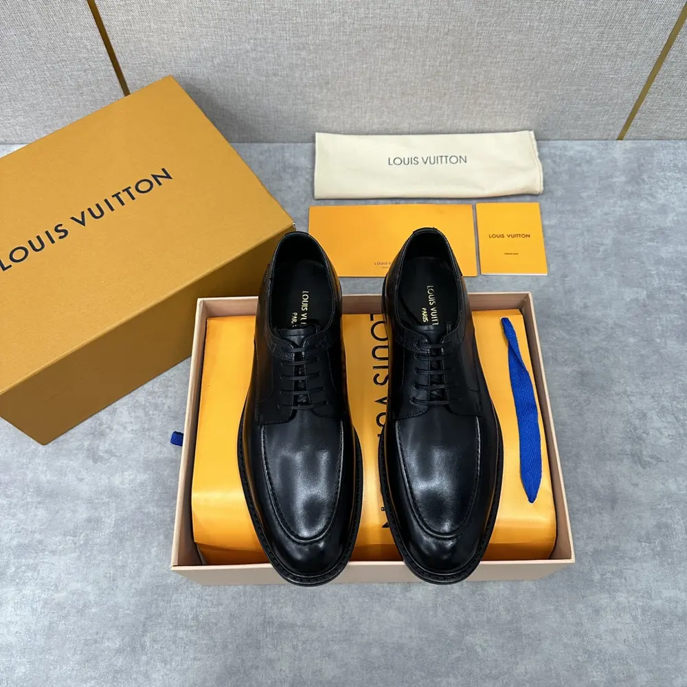 Louis Vuitton Men’s Formal Leather Shoes Series This lace-up shoe
